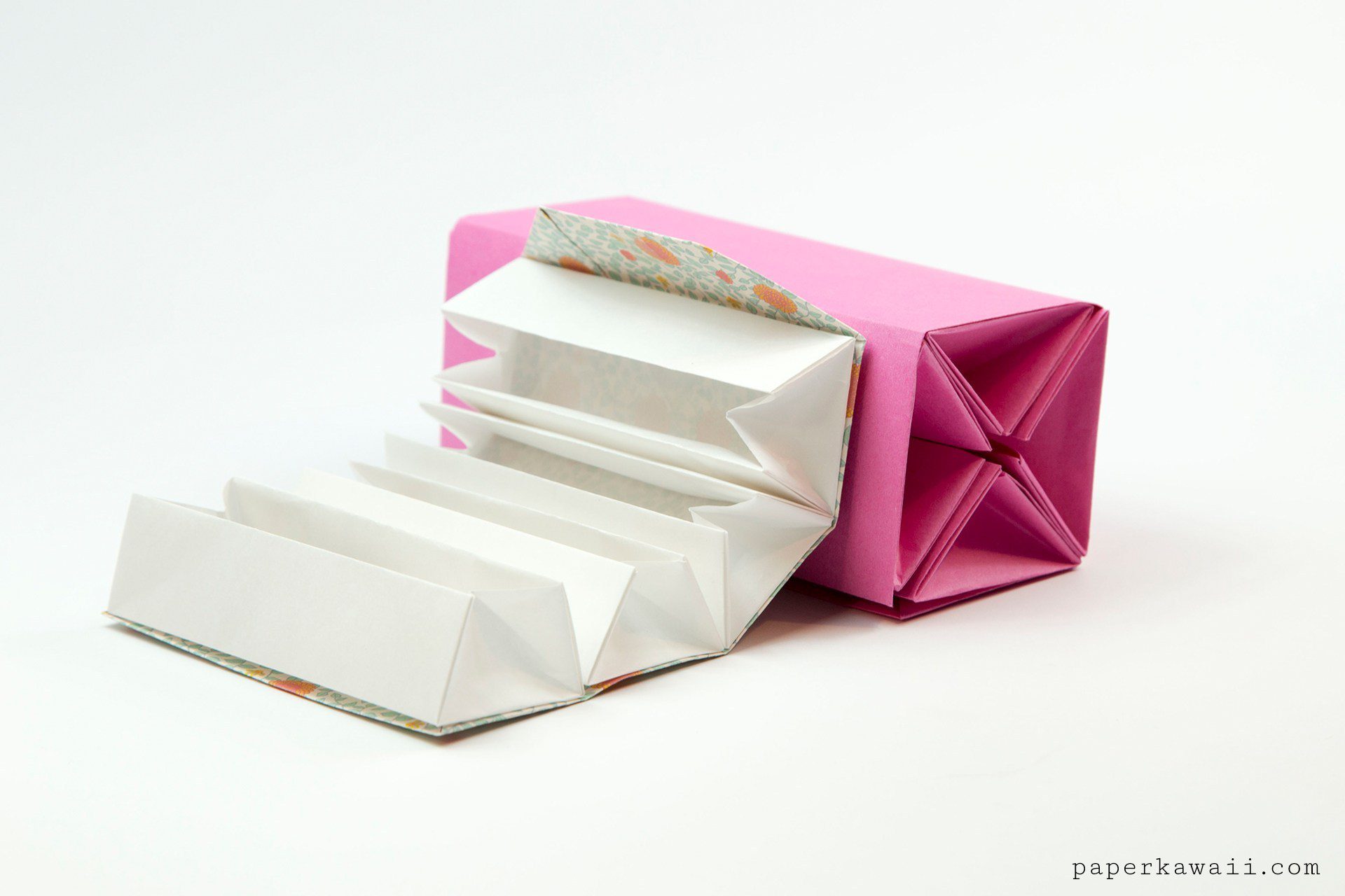 https://shop.paperkawaii.com/wp-content/uploads/2020/06/origami-rollup-box-tutorial-1.jpg